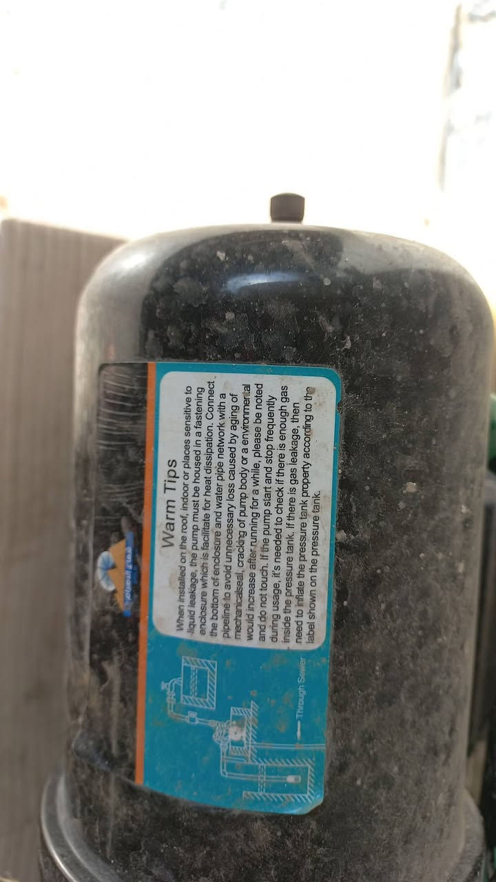 ماطور ماء نظيف كلش مستعمل أخذته ٦٠ أريده ٣٠ بي مجال بسيط مكاني زراعي سبع ابكار  وتساب *********** او مراسلتي خاص
