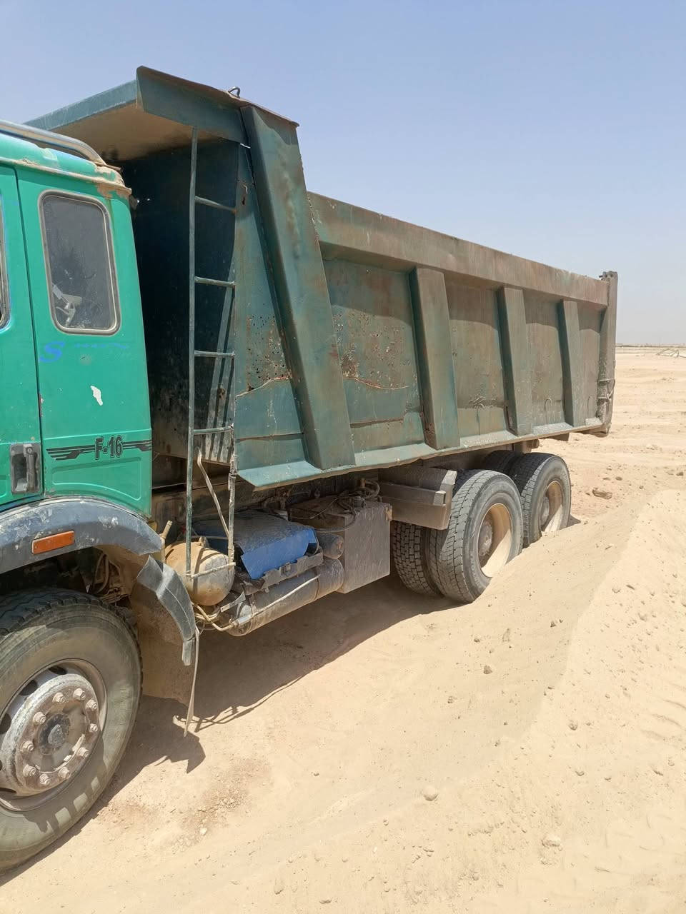 السلام عليكم سيارة البي 92مكينه 25لاصرف ولابخار كير 160//14مجموعة جديدة مكفوله  كهربائيات كامله للبيع الاستفسار عالرقم ***********
