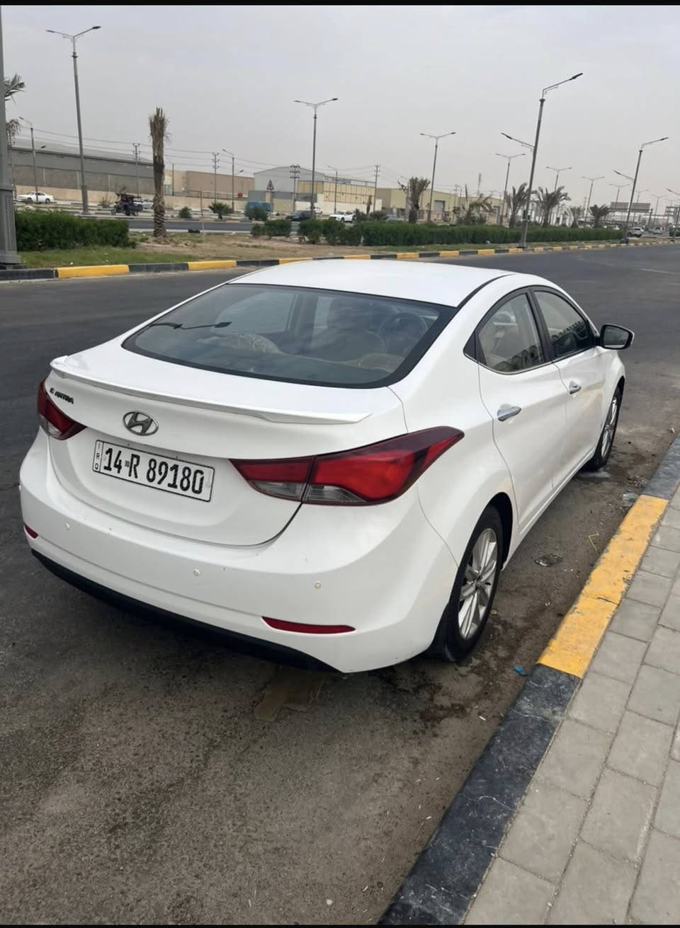 السلام عليكم سيارة انترا لي بيع خليجي مديل2016سياره بعده جديد نظيفة سياره بيه شخط بي باب وه تبريد غاز عاطل فابريتة واكفه سياره بيه سونار سعر 124ورقه بيه مجال لي طيبين رقم الهاتف ***********
