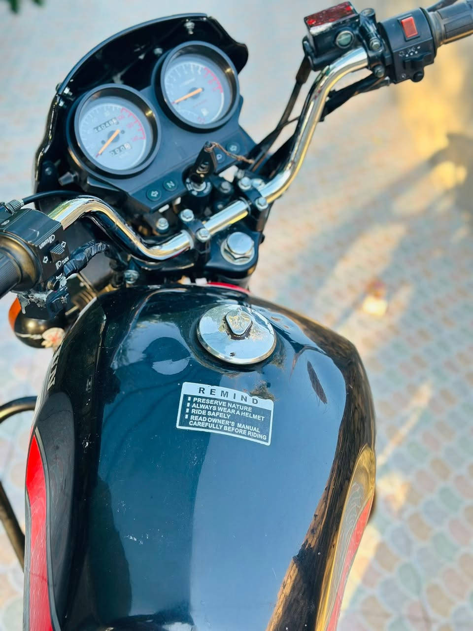للبيع دايون نفخ موديل ٢٠٢٣دراجه مكفوله ماعده اكو طخات موضحن بل صور مكينه 200ccسويج سجينه كتابه حمره دراجه رقم لتفاصيل اكثر راسلني خاص رجأن لمو شراي لا يضل يعلق للتصال ***********المكان بابل القاسم
