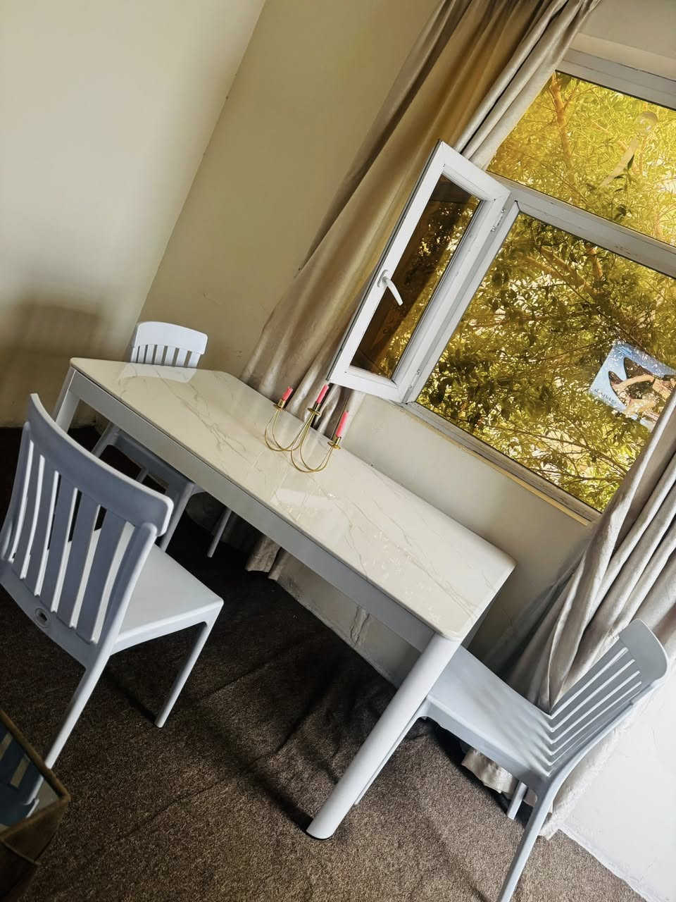 مرحبا
ميز طعام مرمر مع 6 كراسي 
يرهم للأكل عائلة كبيره ،يرهم للدراسة ، يرهم للعمل 
سبب البيع الانتقال لبيت ثاني ما بي مكان 💔
السعر 60 الف بسبب استعجالي ع البيعه


**إذا كنت صاحب هذا الإعلان وتريد حذفه لأي سبب، رجاءا أرسل رسالة إلى الدعم الفني**