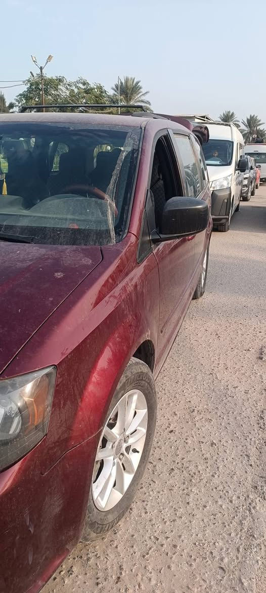 سلام عليكم
دوج كرفان موديل 2017
للبيع 
السياره بيه نقوصات
 حداديتها تعبانه
 الكير امبدل بفس الموديل
 عارضها 150 وبيه مجال
 السياره بسمي كربلاء 
 مشروع وطني
 ***********
