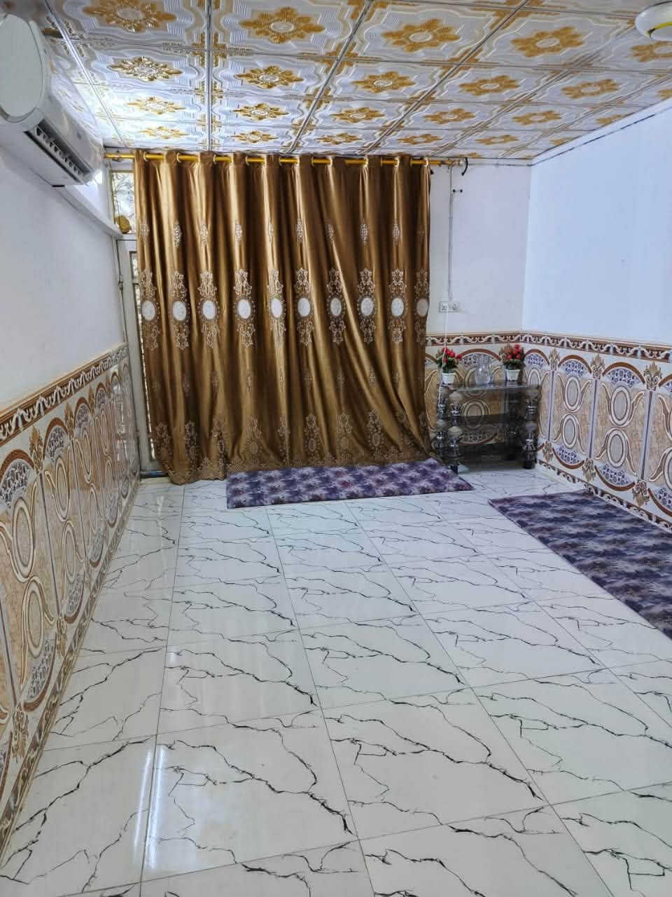 دار للبيع مساحه ١٠٠م. نجف حي الميلاد شارع الجنه شارع الزوار عمود ١١٥   البيت بورسلين جاهز  ونضيف سقف كونكريت صب  رقم الهاتف ***********
