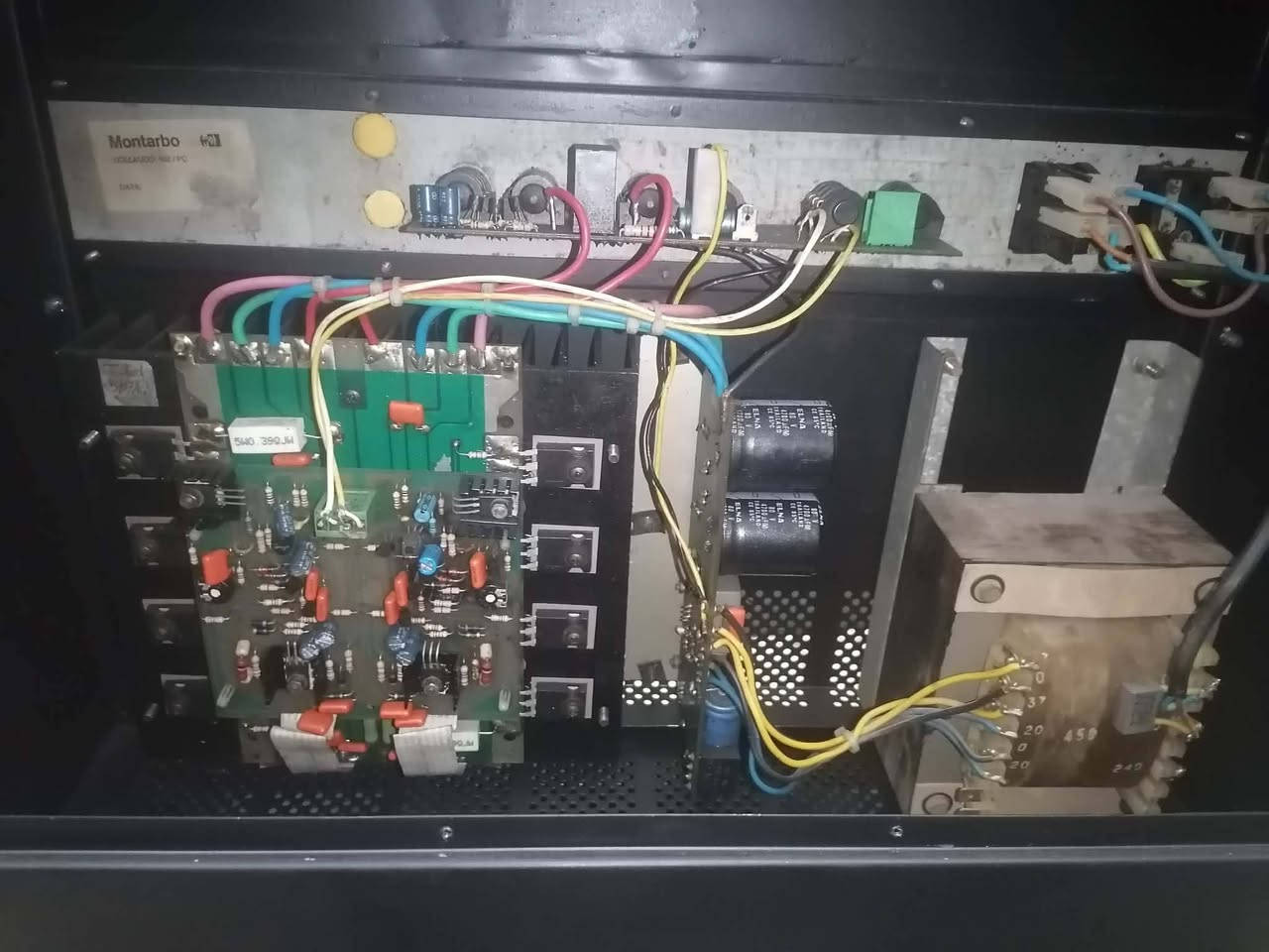 للبيع هيد 400 موديل 98//01203580750


**إذا كنت صاحب هذا الإعلان وتريد حذفه لأي سبب، رجاءا أرسل رسالة إلى الدعم الفني**