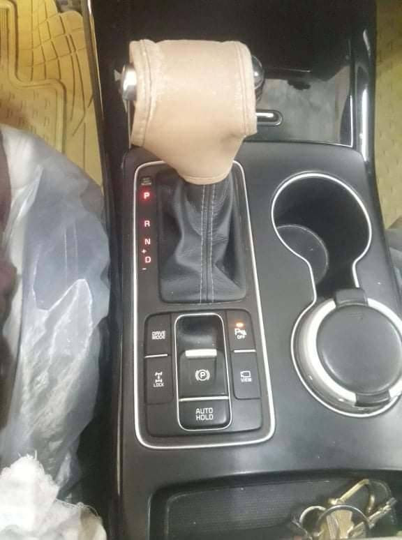 السلام عليكم سورنتو 2016امريكي
6سلندر حادث دعاميه اماميه فقط فول مواصفات اربع كامرات
٣قطع تبريد سايد بريك بصمه السعر 170وبيهة مجال الرقم ***********
