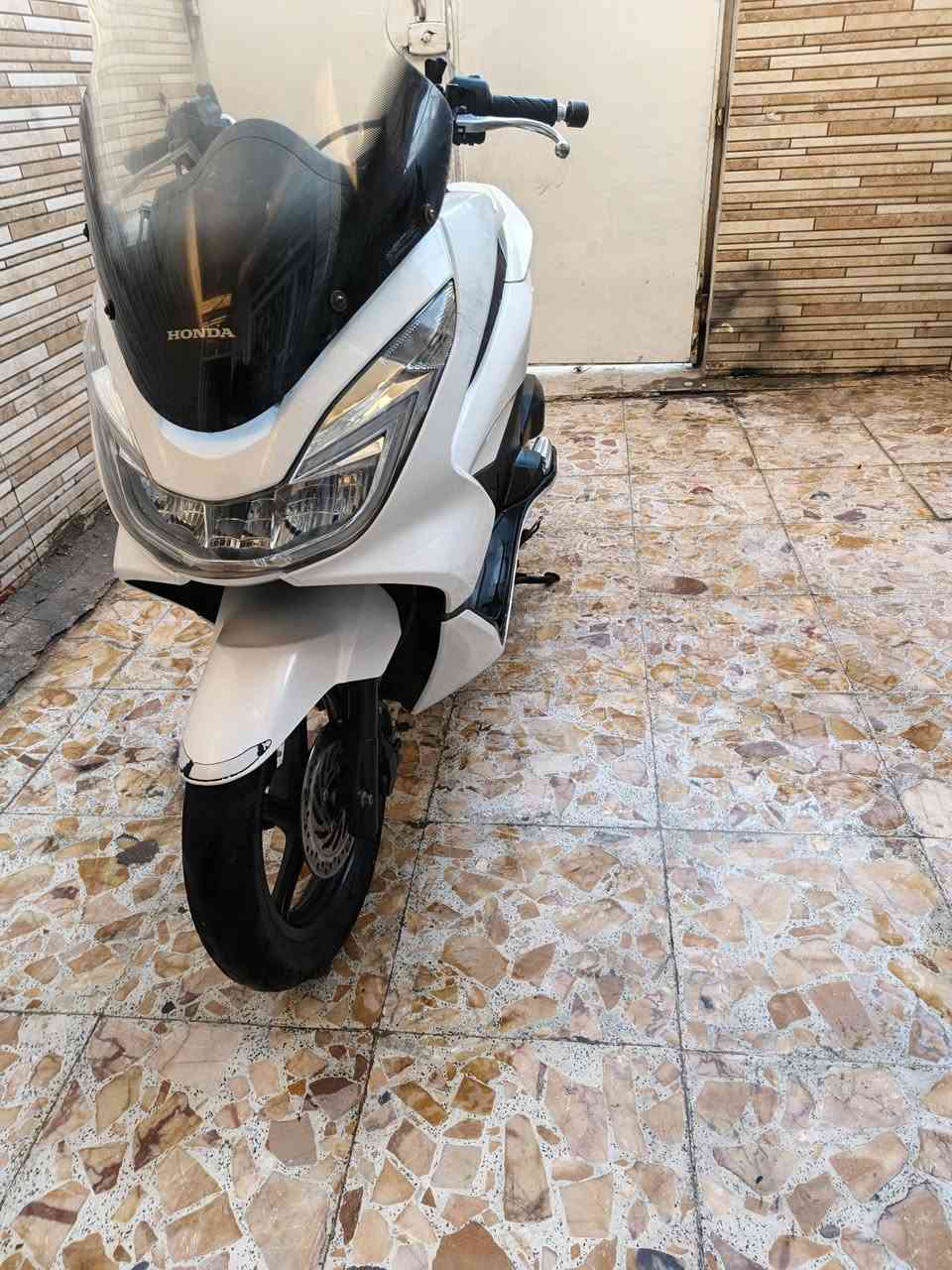 يالله بي سي اكس جيل الثاني ياباني ميكنه 150 مكينه اكلجات كفاله عامه كفرات كوله بلاديه العده الاصليه وياهه جي بي اس شغال بيه اي نقص مابيه ماشيه 40الف السعر 15مكاني بغداد ***********
