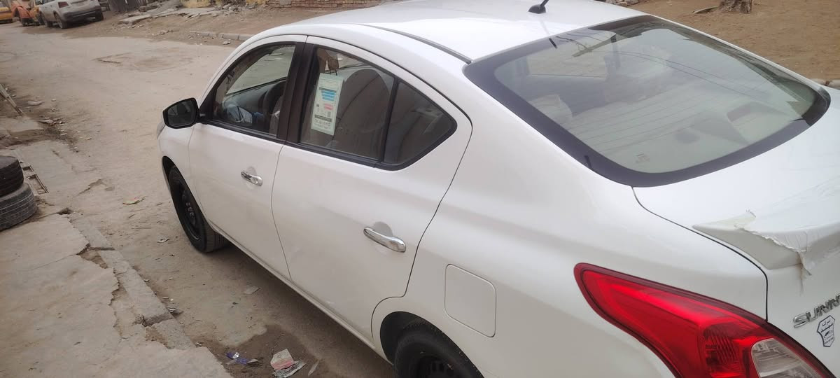 للبيع موديل ٢٤ كفاله عامه بيها سونار ماشيه ٤٧ السعر ١٢٥ وبيها مجال مكان سياره ديوانيه
***********
