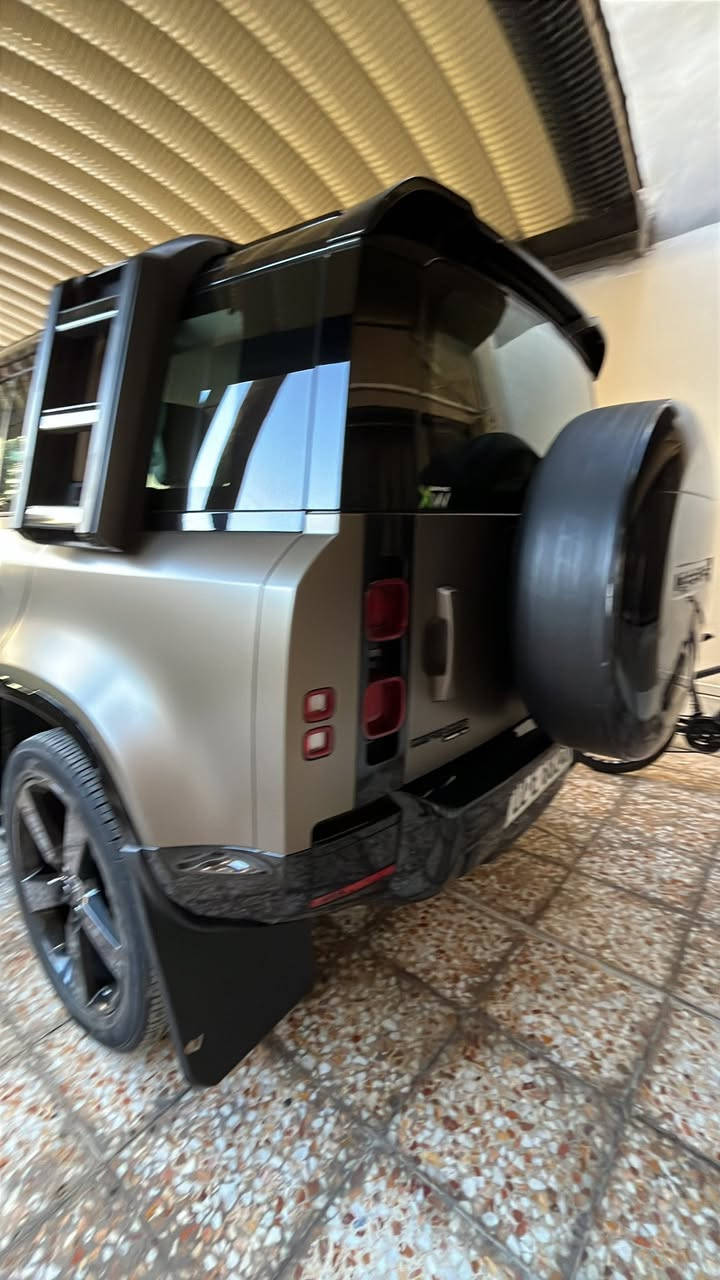 دفيندر 110
6 cylinder 
٢٠٢٠ الماني دبل بصمه 
سنويه بأسمي
ماشي ٥٥ الف
السعر ٥٣ الف قفل قفل قفل
السياره مكفول من كل شي ومغلفه
ومابيها اي نقص
حداديه كهرباءيات تايرات 
كله جديد

***********
