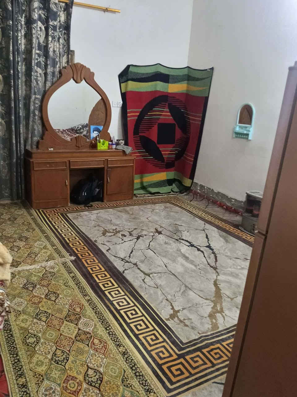 سلام عليكم بيت لبيع اصلاح زراعي قريب على شارع 80جهت كربلاء مساحه 100متر سعر 18او بي مجال رقم ***********

