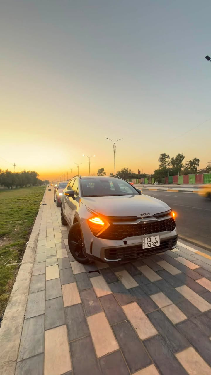 السلام عليكم سبورتج 2025 فئه Xline
لسياره وارد امريكي حادثها فقط دعاميه اماميه وحافه البنيد الصور الحادث موجوده مع الصور 
سونار جديد 
ماشيه 34 كيلوا مو ميل 

*محرك بانزين 2500 طبيعي : 4 سلندر 

* ناقل حركة أوتوماتيكي 8 سرعات.

* نظام دفع رباعي AWD قياسي في فئة X-Line.

* أوضاع قيادة: Normal / Sport / Smart / Snow. 

* جنوط ألمنيوم 19 إنش.

* مصابيح أمامية وخلفية LED.

* إضاءة نهارية LED.

* شبك أمامي ولمسات خارجية باللون الأسود.

* سكك سقف.

* فتحة سقف بانورامية

* شاشة معلومات وترفيه 12.3 إنش.

* دعم Apple CarPlay وAndroid Auto.

* شاحن لاسلكي للهاتف.

* مقاعد جلد صناعي.

* مقعد السائق كهربائي.

* تدفئة للمقاعد الأمامية 

* فرملة طوارئ أوتوماتيكية.

* المحافظة على المسار.

* مثبت سرعة ذكي.

* مراقبة النقطة العمياء.

* كاميرا خلفية.

* حساسات اصطفاف. 

*صندوق كهرباء 

للاستفسار *********** واتساب
