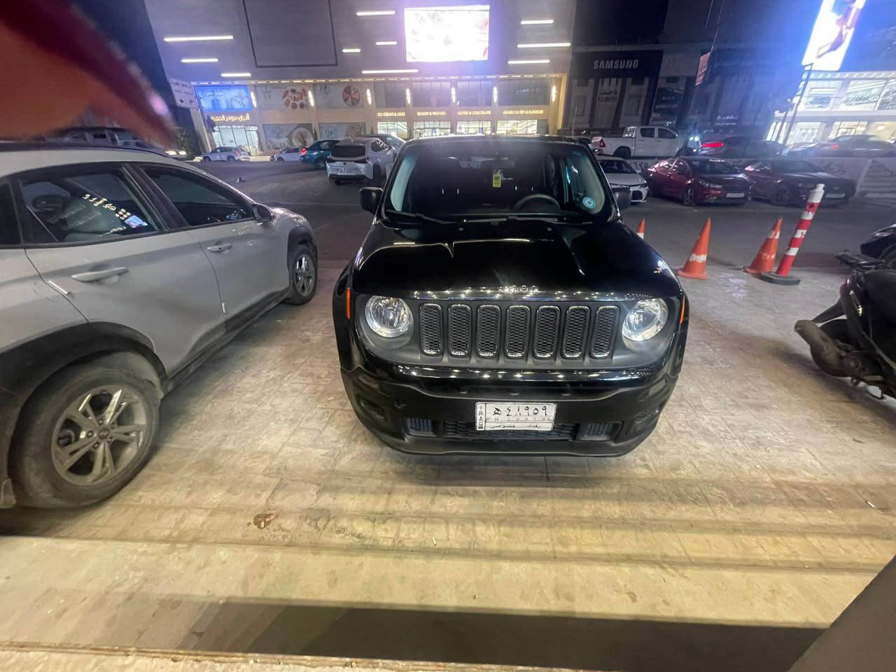 🚗 للبيع جيب رنكيد
الموديل: 2017
الممشى: 31 ألف ميل
اللون: أسود
📌 المواصفات:
شاشة
كاميرا خلفية
📌 حالة السيارة:
السياره جديده ومناقصها اي شي
السعر
11500 وبيها مجال
حادث جاملغين امامية البنيد سليم 
ايرباك ستيرن فقط
للاستفسار الاتصال على الرقم
*********** بغداد, العراق
