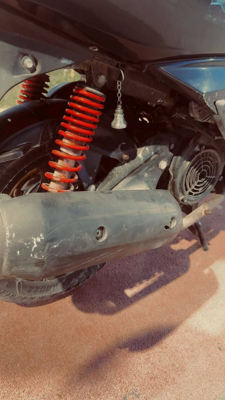 البصره الكزيزه 
دراجه سكنس فحل كلشي شغال بيهة كلشي ما ناقصهة السعر 800بيهة مجال ***********
