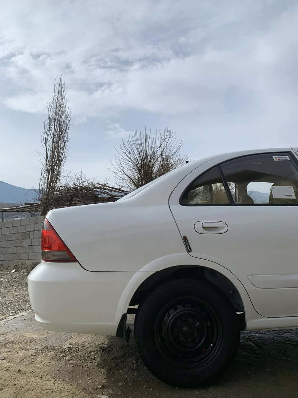 بوفروشتن 2007براوه ناو زه رد
بيشودواي كه بسه جالي نييه زرورباكه 
مه كينه ي ١٦يه سپييه دوو جام كاره تبريد كير عادييه سعري ٤٥مه جالي كم مشته ريت ته له فون كه جواب نامه ناده مو ***********
