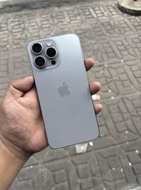 آيفون ١٥ برو ماكس • ٢٥٦ • مبدل شاشة