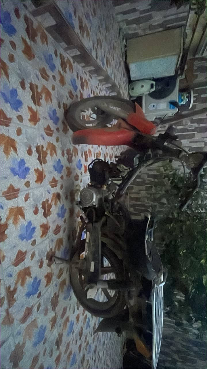 سرفيز للبيع شغال مابي شي يردله بس تاير الورا سعره 125الرقم ***********
