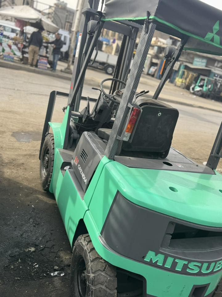 رافعه للبيع مسيبوشي 2 طن اوتامتيك
جب عالي جاهزه للعمل كل نقص مابيه 
تخم تاير جديد كهربائيات صدر كله جديد أي استفسار اتصل على الرقم ***********
