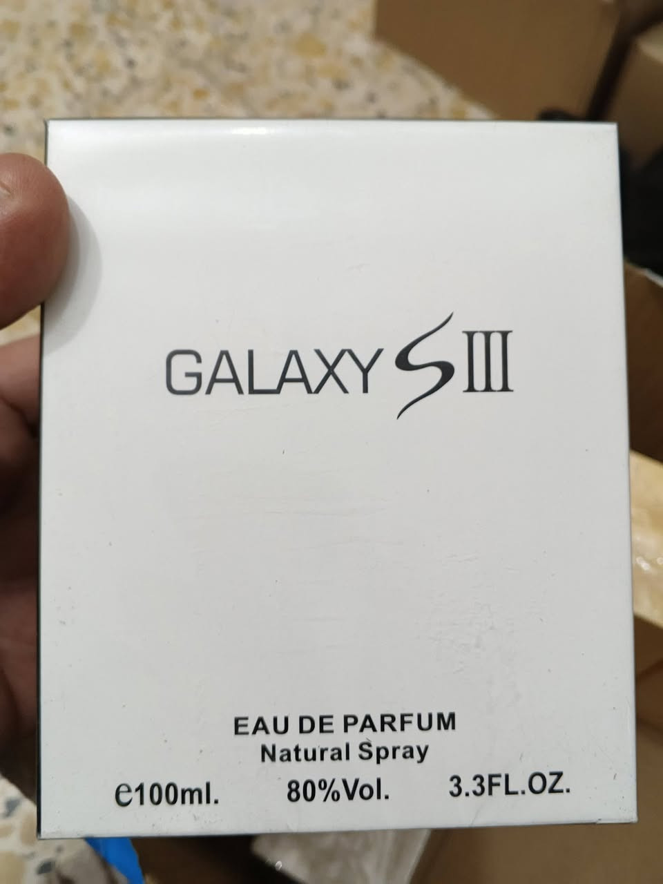 السلام عليكم عطور أنواع علا 10 الف ***********
