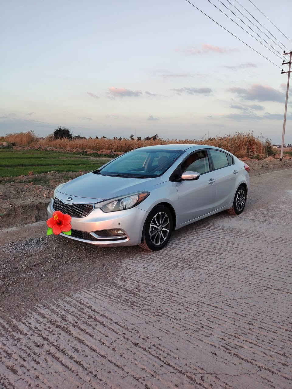 السلام عليكم فورتي ٢٠١٦ أمريكي رقم واسط السنويه ل٢٧ السياره حادثه جاملغ الأمامي الايسر فقط وبيه رشات صبغ مكينه الفين دوش جديده حداديه تبريد تخم تاير جديد مكاني واسط الكوت ***********
