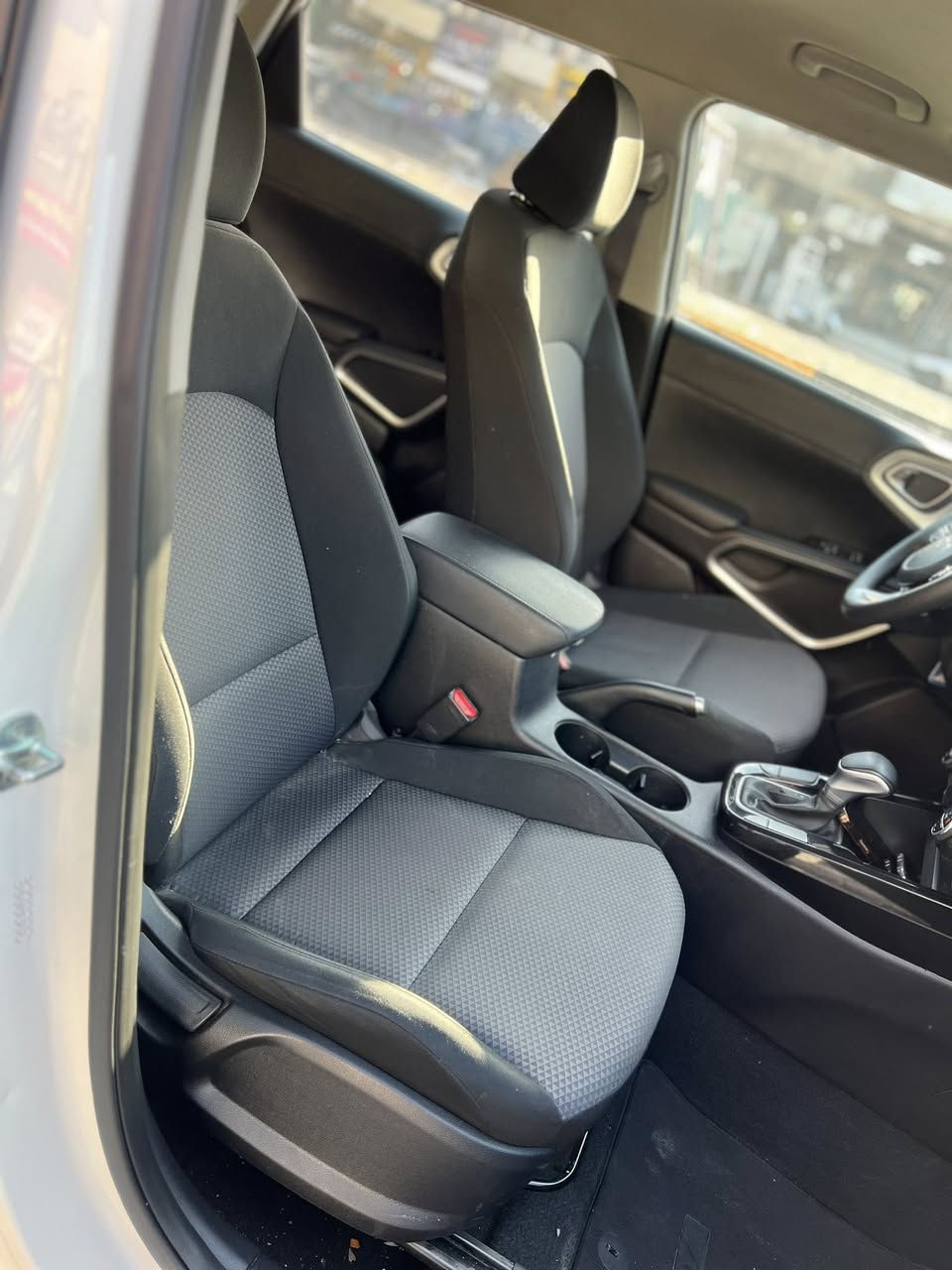 للبيع كيا صول 2024 رقم بغداد بأسمي دولي ماشيه 25 الف  ايرباك طاك وراجع السياره بدون صبغ نهائي فقط دعاميه نفس اللون مبدله مواصفات 
بصمه 
شاشه جبيره كاربلي 
شاحن تلفون لا سلكي 
كشن كهرباء مكينه 2000 دوش 
شاشه دجتل 
ويل كب 
تو كلر السيارة 
رادار امامي 
رادار جانبي 
نظام سبورت نورمل سمارت ايكو 
تبريد بيانو 
كامره دواره 
مكاني بغداد
السعر ب162 وبيها مجال
الهاتف 
‭0770 714 4535‬
