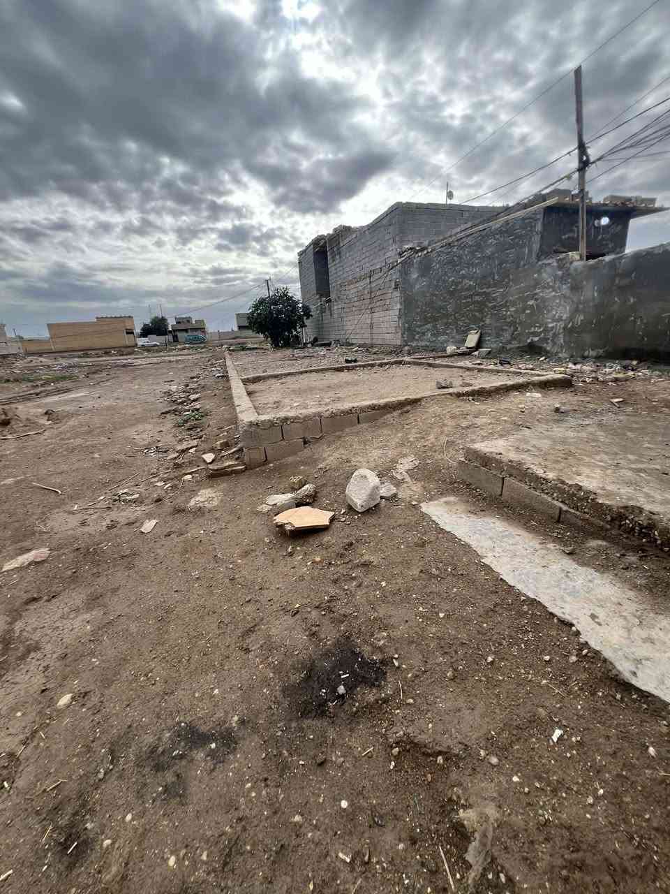 قطعه أرض حي الحكيم الثانيه 
مقابيل محطه بانزيال حوشي 
مسحتها ١٣٠ متر 
واجهيا ٦ أو نزال ٢٢متر 
 زراعي *********** سعر5ملاين بيه مجال الشراي
