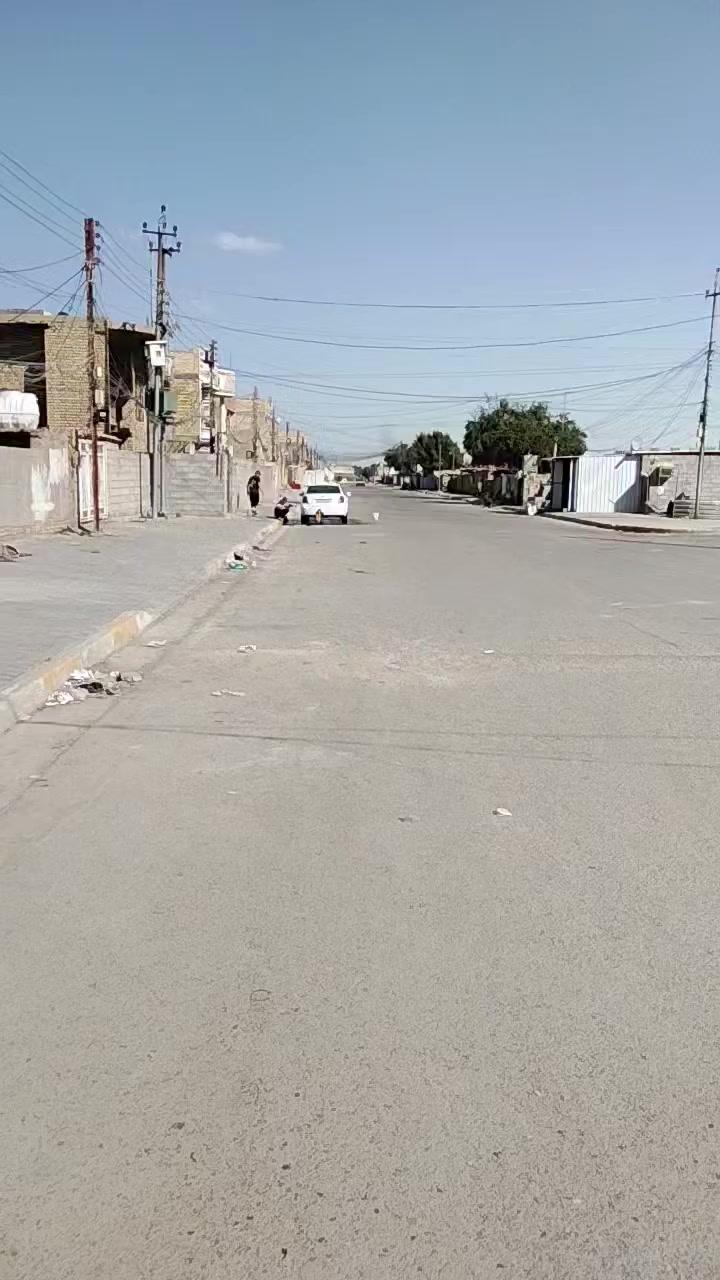 سلام عليكم بيت لبيع مساحة 100 متر مكان بغداد الحسينية مال الراشداية مسقط شارع شركة  سعر 42 الهاتف ***********
