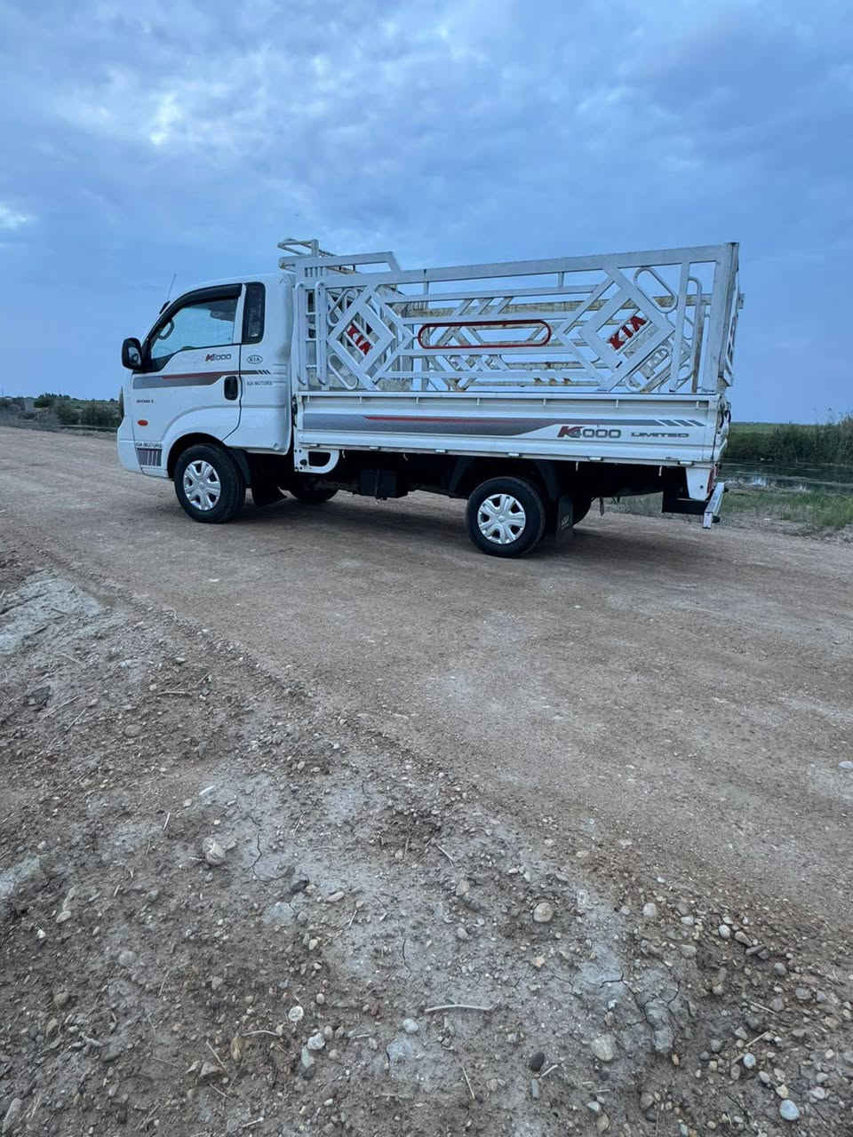 كيا كارتون 2019اصل مكينه مسكر السعر63ورقه هيه ولمحجر  متومه  بيه رقم وسنويه اربيل حصه كاز كلمحافضات تبريد ثلج🥶 تخم تاير بجيس حداديه جديده  سياره جديده ماذبلك عليه الف فول مواصفات كص شاصي شغل درجه اولى باجات 
بدي زيرو كفاله من شخط مكان ذي قار شطره ***********
