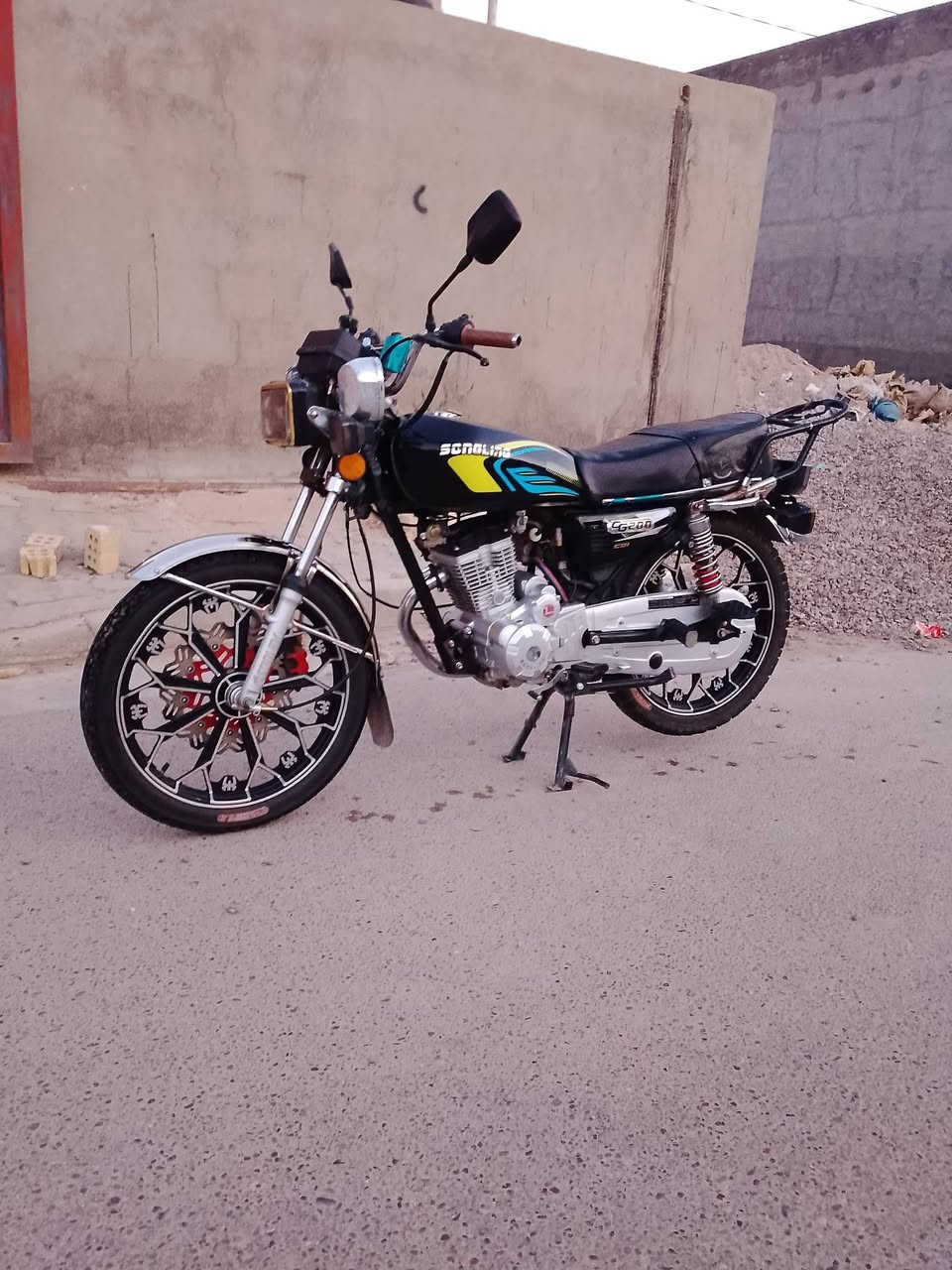 سلام عليكم سيفان خمسه كير موديل 25تشغيل عد بعد بصمه قفط دشبول طافي لباقي كفاله اوراق كامله محرك يخبل سعره 580وبيه مجال مكاني الطيفيه رقمي ***********)***********
