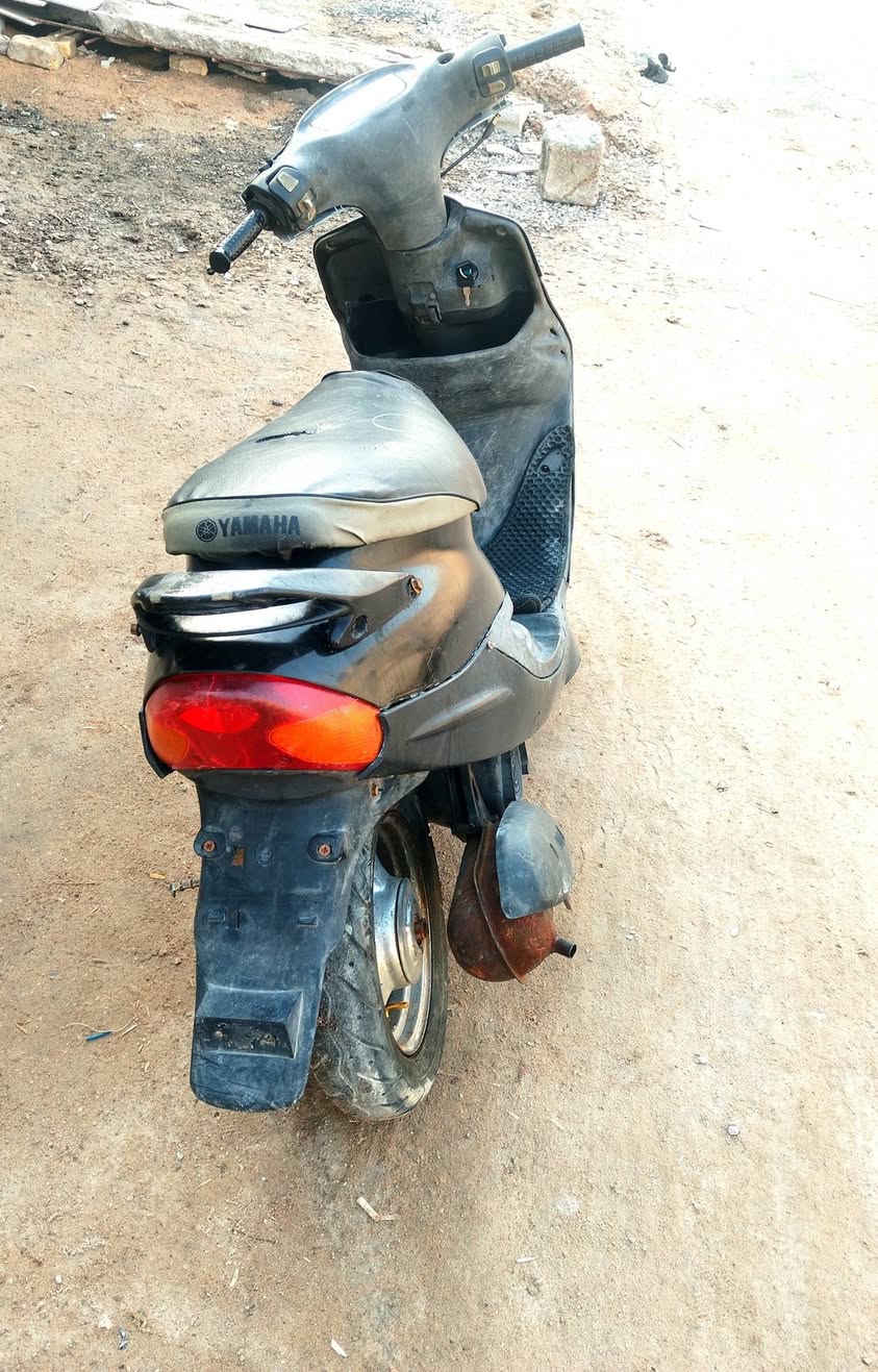 دراجة تسعة زروف سرعة 100 بلادي كهربائيات وسلف كلها شغال بس السلف عوزة شخاطة شرط الفحص مابيها اي نقص ثاني بس باتري سعره 220 وبيها مجال بسيط مكاني ابو الخصيب رقمي واتساب ***********
