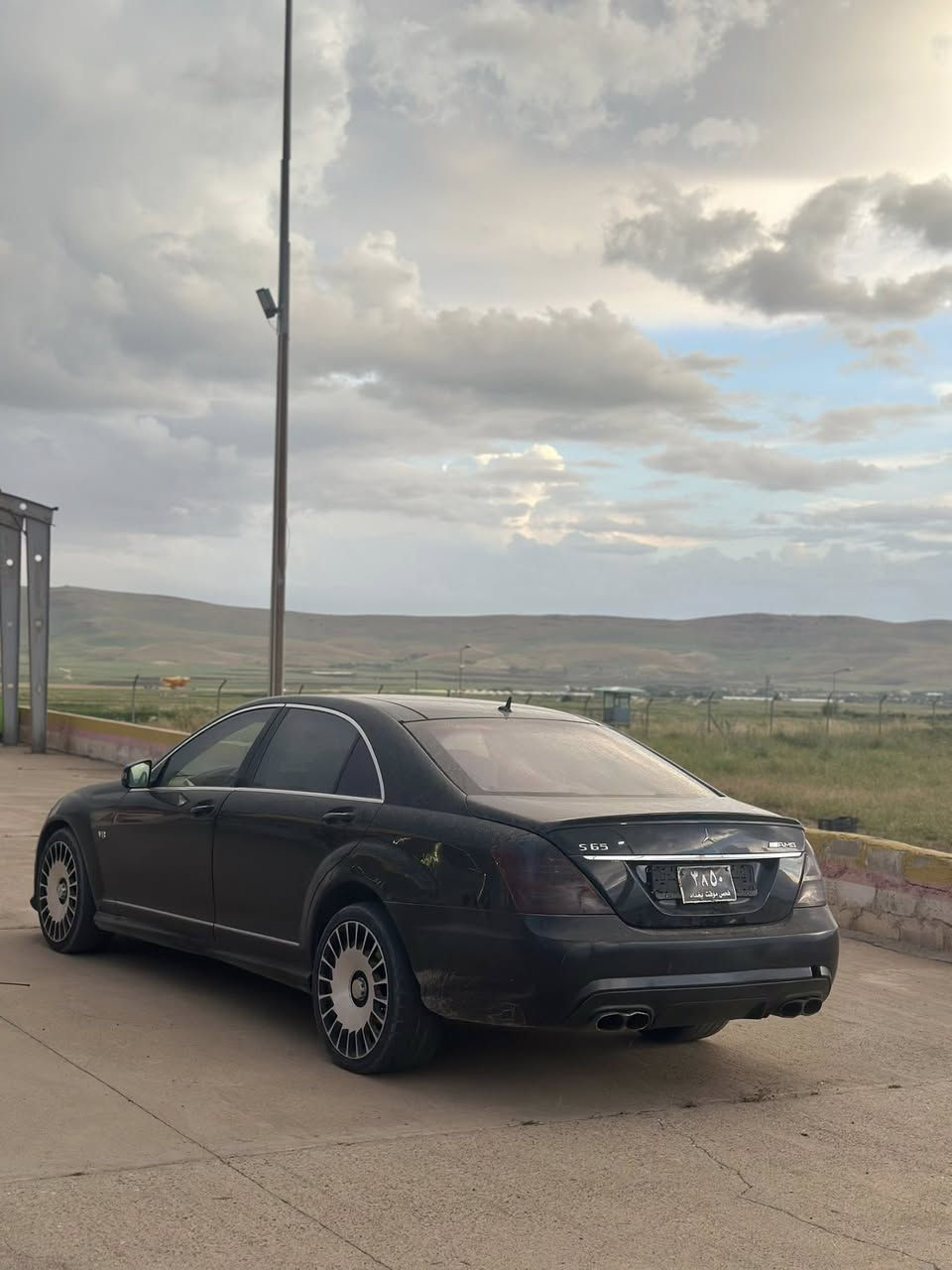 mercedes s65 amg v8
مارسیدز s65 مۆدێل (٢٠٠٨)
سەیارەکە ساخەو دووبەیە
کۆدی بۆ کراوە
سەیارەکە فولە 
نرخ(٥٣)مەجال
بۆ زانیاری زیاتر  پەیوەندی بکە بە(***********)
