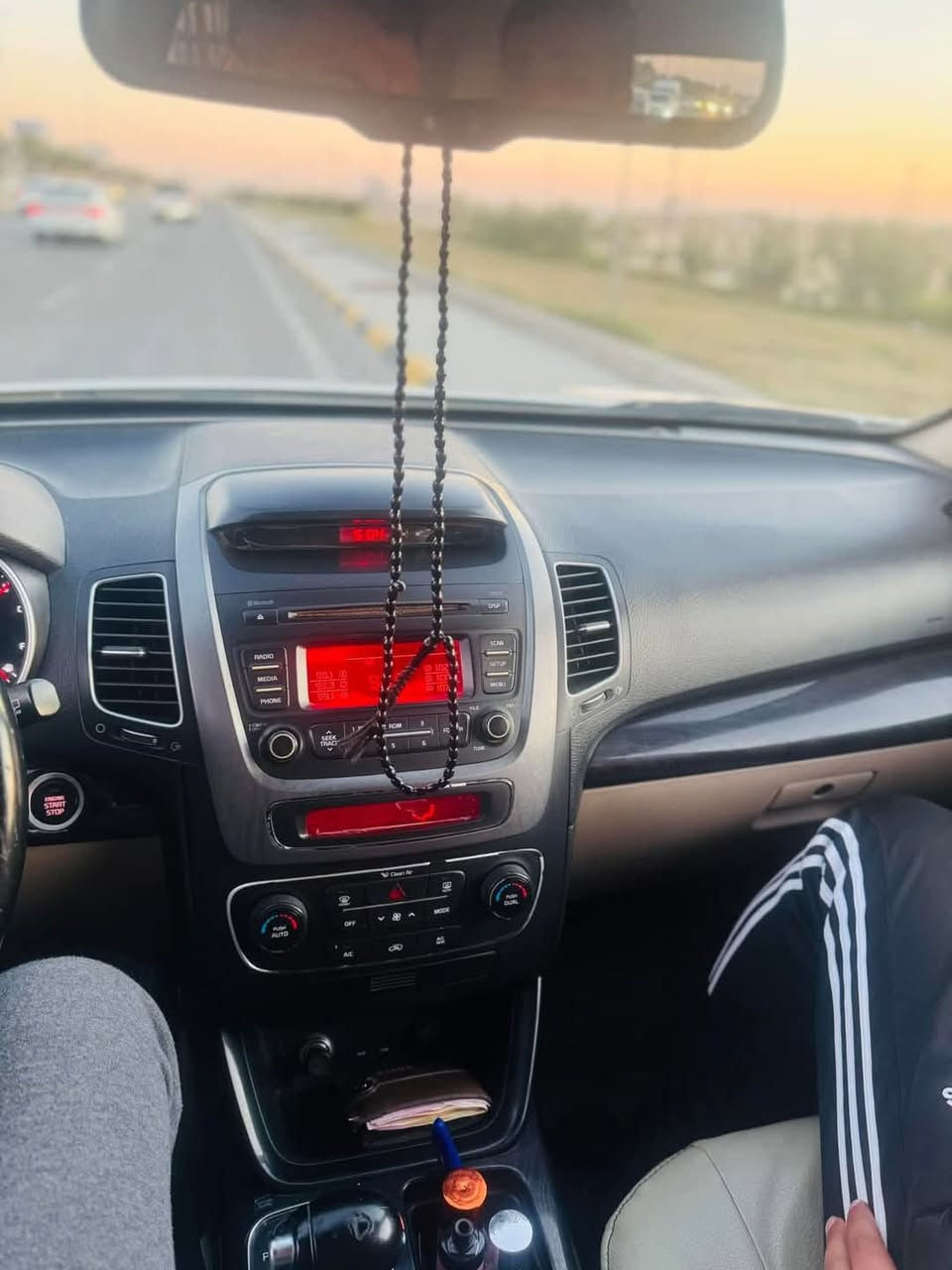 السلام عليكم 
للبيع سورنتو 2015 مكفولة    6 سلندر من كل شي بس بيها مشكله بالكير 
المواصفات 
1_ بصمة تشغيل + بصمة ابواب 
2_ رادار امامي خلفي 
3_ كشنات جلد 
4_ تحكمات ستيرن 
5_ منظومة زينون كاملة 
رقم اربيل كامل هزة + سنوية جديدة 
ملاحظة / خلل بس بالكير الباقي مكفولة من كل شي شرط الفحص السعر 178 وبيها مجال

***********
