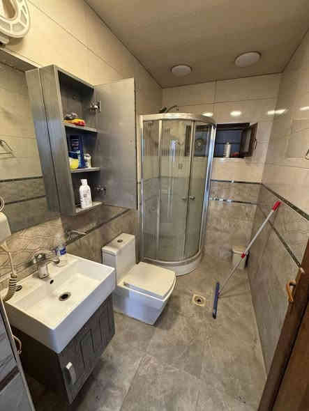 للإيجار في السيدية بيت بمساحة ٧٥ متر

البيت كلش نظيف 

يحتوي على ٤ غرف نوم وصاله ومطبخ وخدمات 

الايجار مليون وربع 

للأستفسار ***********
