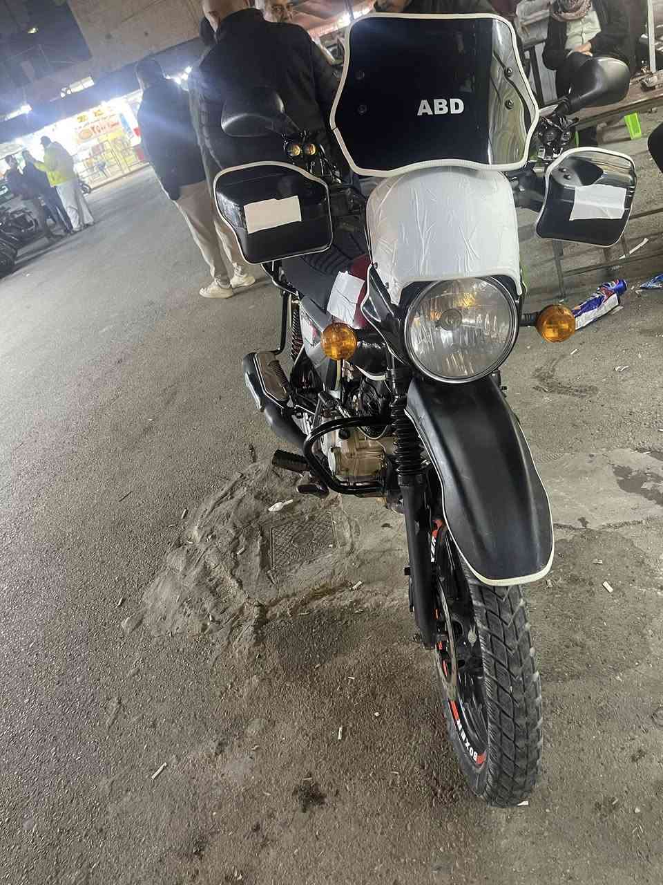 يالله
سلام عليكم 
للبيع بوكسر موديل ٢٣نزول٢٤ مرقم سنويه ولوحات كامله مكمله فول مواصفات دراجه احلى من الصور ومكفوله كفاله عامه جيب فيتر وتعال افحص مكاني بغداد الاعظميه 
*********** متواجد وتساب
