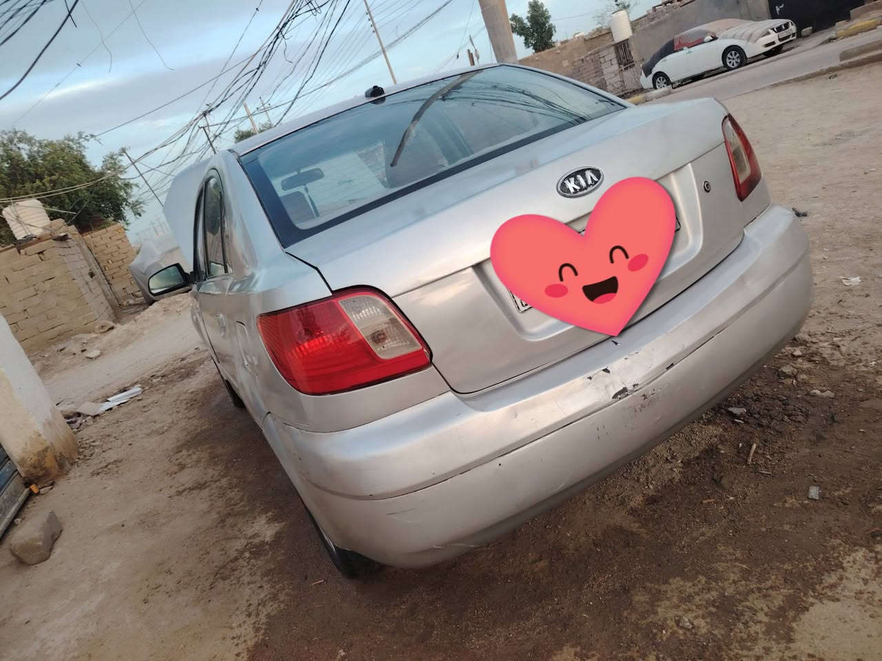 كيه ريو 2009 خاليه من عيب شرعي متجايه سياره كير مكينه وحداديه جاهزه سياره سعره 50 وبيها مجال ومكاني ناصريه رقم الهاتف ***********
