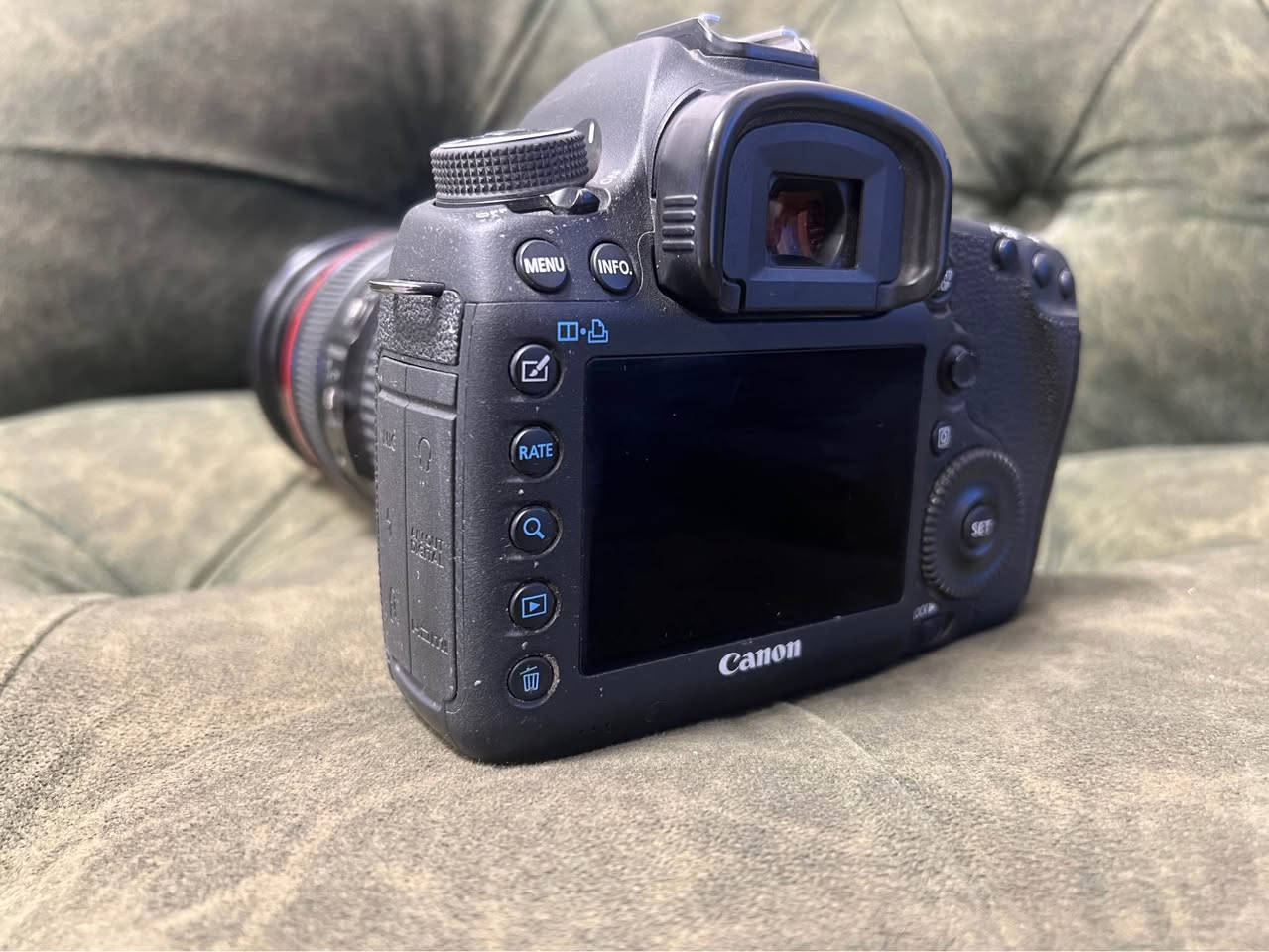 كاميرا كانون 5d mark3 نظافه 97‎%‎ مع كامل ماحقاتها بغداد الزعفرانية السعر خاص او اتصل *********** بغداد, العراق
