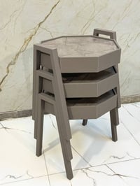 طاولة • ديكور منزلي