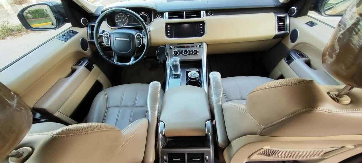 السلام عليكم للبيع او مراوس رانج روفر سبورت وارد الماني ضمان دولي موديل 2014 سته سلندر سوبر سياره جاهزه وسيرفس كامل اصلي يعني اترايك وين متريد صبغ دعاميات وشبر بين الباب والجاملغ الخلفي السياره صفر مسج بدون اي عطل هزه جديده كامله من كل النواحي
المواصفات 

بيبان شفط 
ثلاجه 
شفتات ستيرن 
جكات 
زنون بلادي و دينامك 
جلد لون بيجي 
تدفئة وتبريد كشنات 
رادارات جانبي وامامي 
خمس كامرات 
اربع وضعيات قياده 
بانوراما 
وبعد هواي مواصفات الرانج معروفه 
ترهم بيع وترهم مراوس الرقم
*********** واتساب
*********** اتصال
عنوان السيارة بغداد الكرخ
