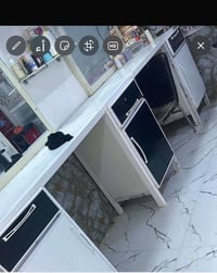 ميز • بدون مرايات • قابل تفاوض