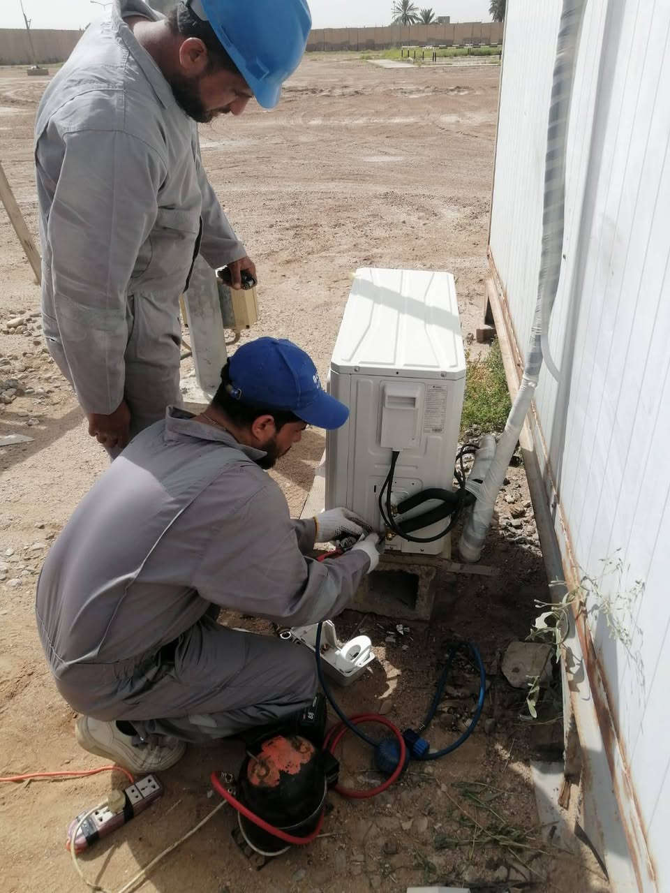 مساء الخير احبتي الكرام وجمعه مباركه أن شاءالله 
 بعض اعمال #ورشة الرفاعي للتبريد المنزلي  لهذا الاسبوع  داخل حقل الغراف .. (شركة عصر  الأعمال)  نصب مجموعة سبالت  ماركة GREE Iraq  وكذلك صيانة  مجموعة أخرى
للتواصل والاستفسار. مراسلة الحساب او الإتصال ع الأرقام او واتساب
 
***********
***********
