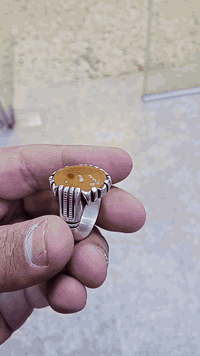 عقيق يماني زجاجي مشروط  مدى الحياه 
صياغه الدمام بحريني صياغه ثقيله
قياس الخاتم 23 /24
قياس الحجر  2 سانتيم وربع 
***********
الامين الثانيه 
السعر خاص وبخدمتكم
