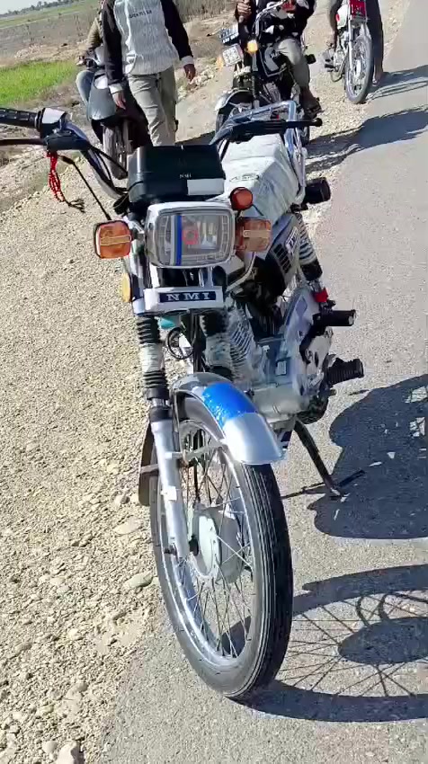 سلام عليكم البيع دراجه موديل 20014 اوراق اصليه مكفواله كفاله عامه السعر 800 وبيهه مجال المكاان واسط شيخ سعد ***********
