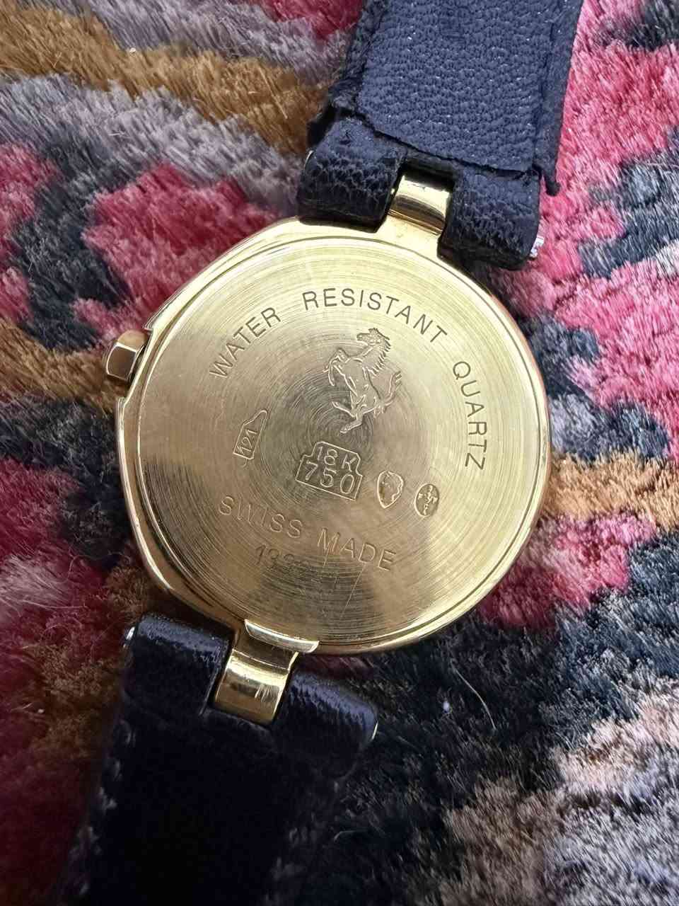 3 ساعات  نسائي سبائك من  الذهب عيار 18 من فيراري بالتعاون مع كارتي انتاج  تسعينات مع العلب الاصلية  
اقطار الساعات 24/26/30


**إذا كنت صاحب هذا الإعلان وتريد حذفه لأي سبب، رجاءا أرسل رسالة إلى الدعم الفني**