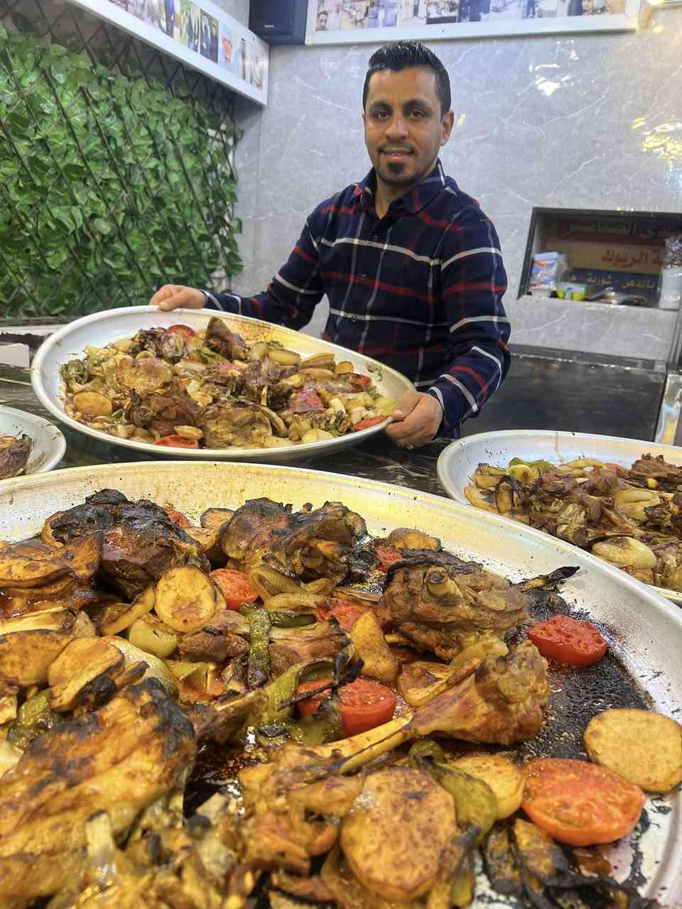 مطبخ مندي  بإدارة الحاج حسين الصفافير  مستعدون لتجهيز جميع المجالس الحسينية وجميع مناسباتكم 
ربع دجاج ع تمن+كاسة مركة+خبز عدد2+ماعون مقبلات ب ٤٠٠٠
نص دجاج ع تمن + كاستين مركة
 +خبزعدد2 +ماعون مقبلات  ب٨٠٠٠
دجاجة ع تمن +كاستين مركة+ وخبز عدد2+ ماعون مقبلات ب١٥
ماعون تمن +كاسة مركة+خبز1+ماعون مقبلات ب٢٠٠٠
سمج تكلا +ماعون تمن احمر+خبز ب٣و٥٠٠
العنوان قرب كراج واعي 
 الاستفسار
 ***********
‏‪0781 992 7755‬‏
