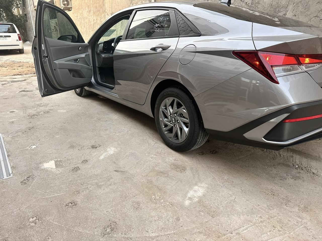 ‏سلام عليكم النترا  موديل 24البيع  وارد أمريكي   سعر 158 
بكان سياره  بغداد دوره  لاستفسار على رقم 
***********￼
