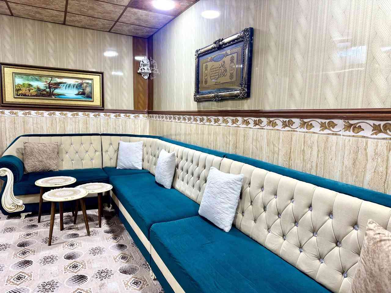 ديوان مستعمل بس كلش نظیفة عمل یدوي مو مال سوگ ویاه کوشات او 3طبلات مثل ماموجود باالصورة سعره 225 اوبیها مجال قلیل ...
*********** اسیا
*********** کورک
