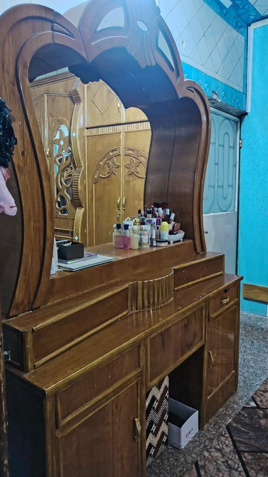 غرفه نضافه ١٠٠بالميه استعمال قليل رايديه مليون وبيه مجال بسيط تسكام ثكيل  التواصل ع هاذ الرقم***********
