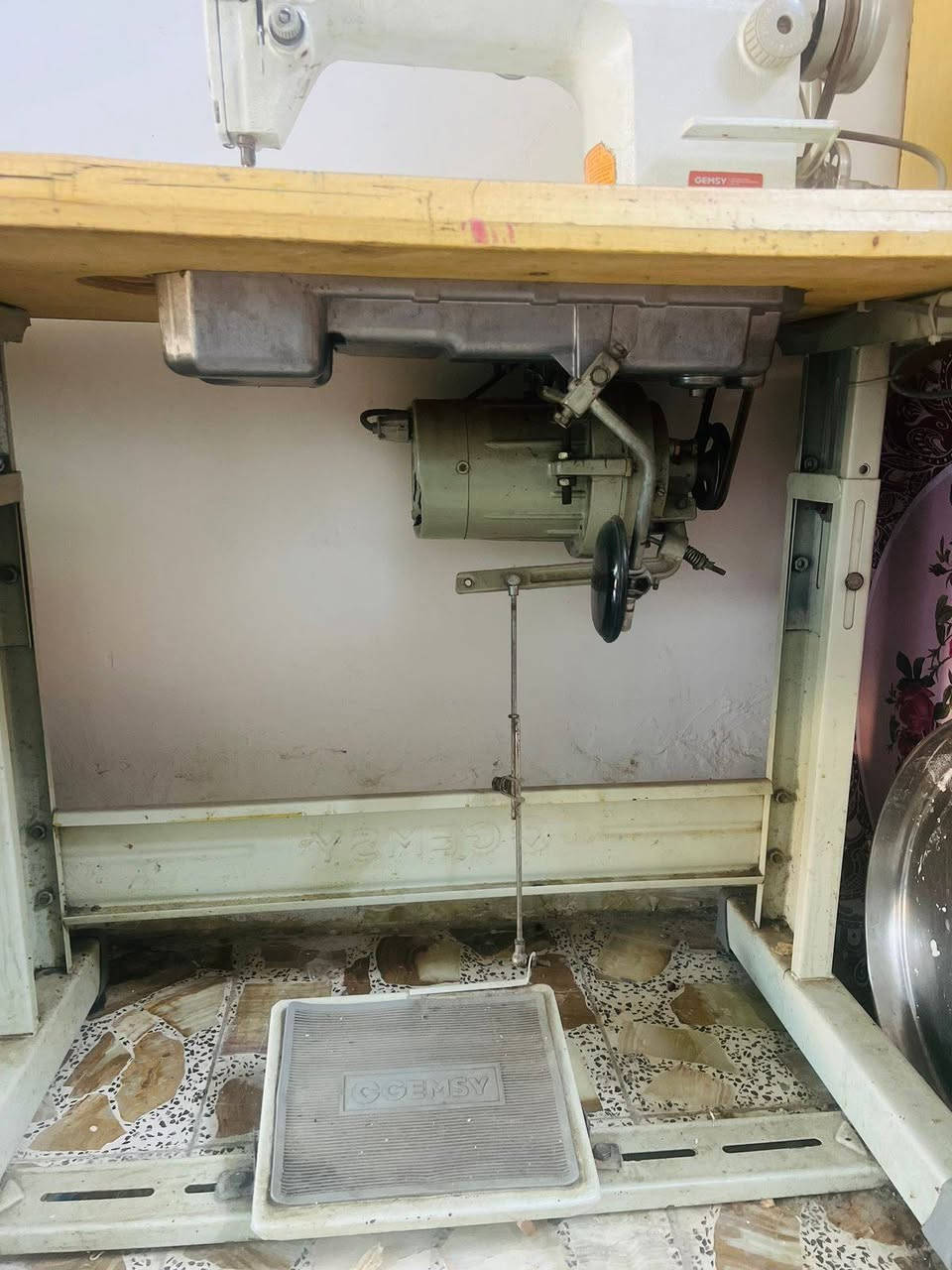 مكينه جيمسي للبيع مكان بغداد السعر ١٧٥ التواصل ***********
