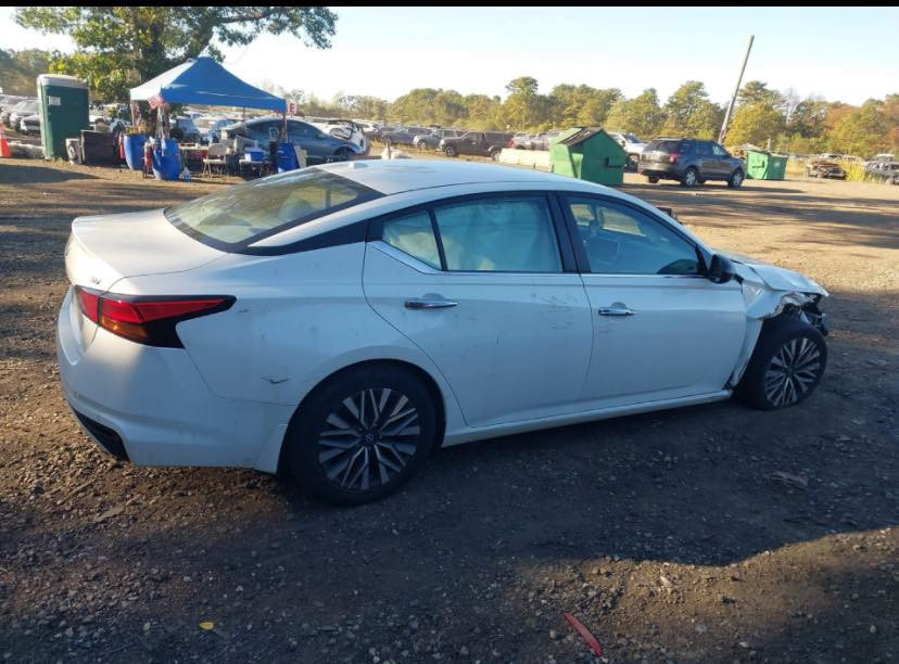 نيسان ئاڵتیما 2024 sv
بجم والخلف كبس بدون دواخل 
داخل كريمي ماشية 20 الف 
جاملغ و ربع من بونيد صبغ بدون دواخل حادثه خفيف و  من جانب 
مدة الوصول 12 يوم 
بدون رقم دخول من اقليم
صور الحادث موجود 
للحجز *********** واتساب
