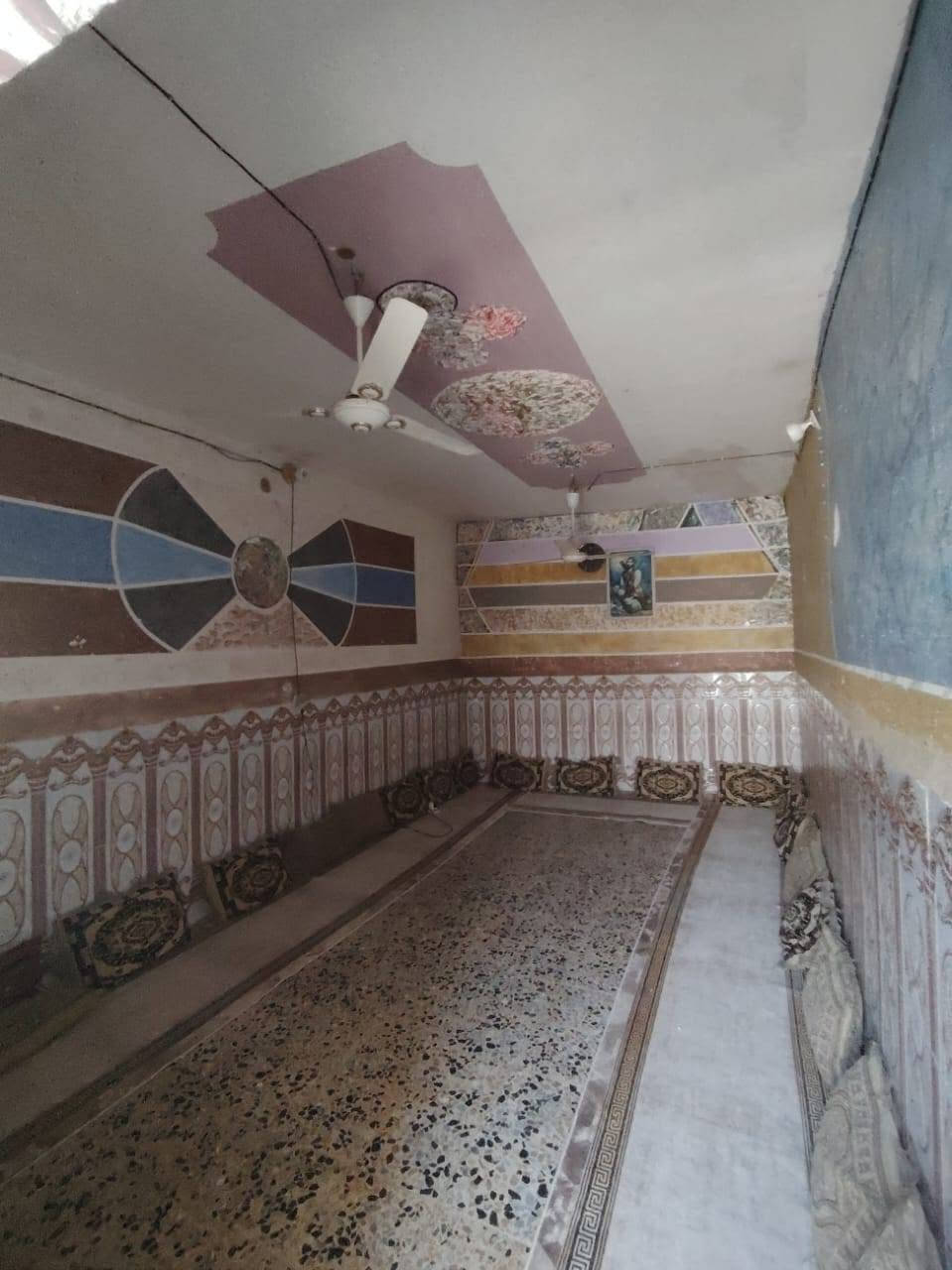 السلام عليكم بيتين للبيع بناء طابوك نهروان درجه الواله اساس درجه الواله مسيس ماء مجاري حداديه تسكام درجه اواله مساحه 300متر وبيت بصفه الزك يحتوي غرفتين نوم براني 8متار وصله وتخاريج تاخل وخارج مساحه 145متر//بيع مستعجل الرظويه الخامسه مدارس البطوله ثاني شارع *********** السعر على هذا الرقم
