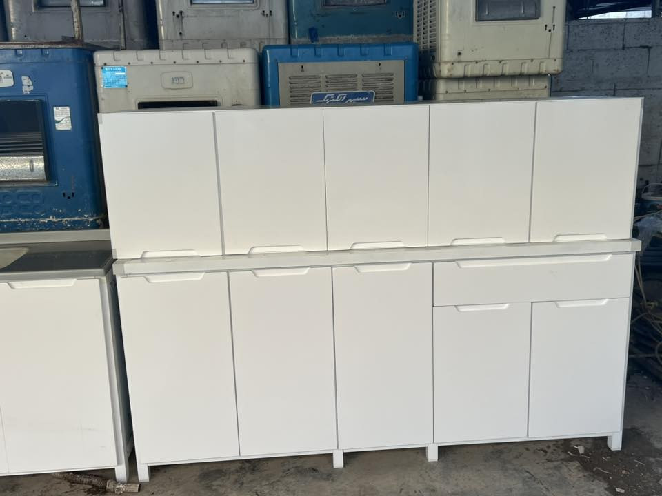 کەونتەری ٥ دەرگا زۆر خاوینە نموونەیە لە جوانی
بانو بن دوو مەتر
مەخسەل ١٣٠
شوین بنسلاوە 
*********** 
ئەگە موشتەریت نامە بنیرە
