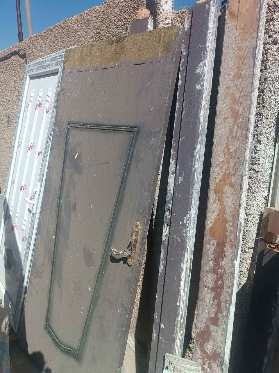 سلام عليكم ورحمه الله وبركاته 
بيبان + جرجوبه على 25 الف+ محجر كامل 35 الف حديد 
مستخدم جديد للبيع 
عنوان سده هنديه شركه صينيه 
***********
